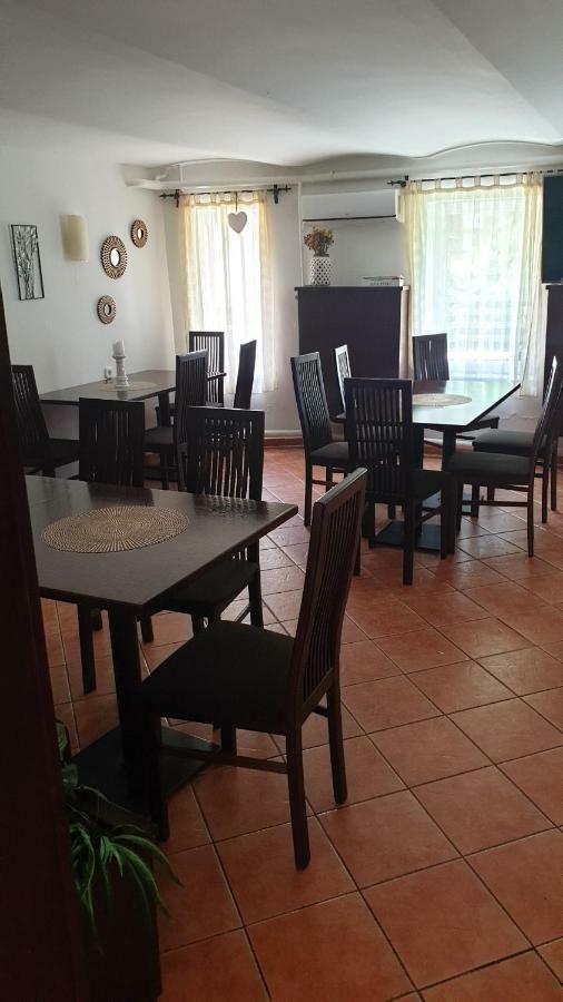 Pápa Harsfavirag Vendeghaz B&B 외부 사진