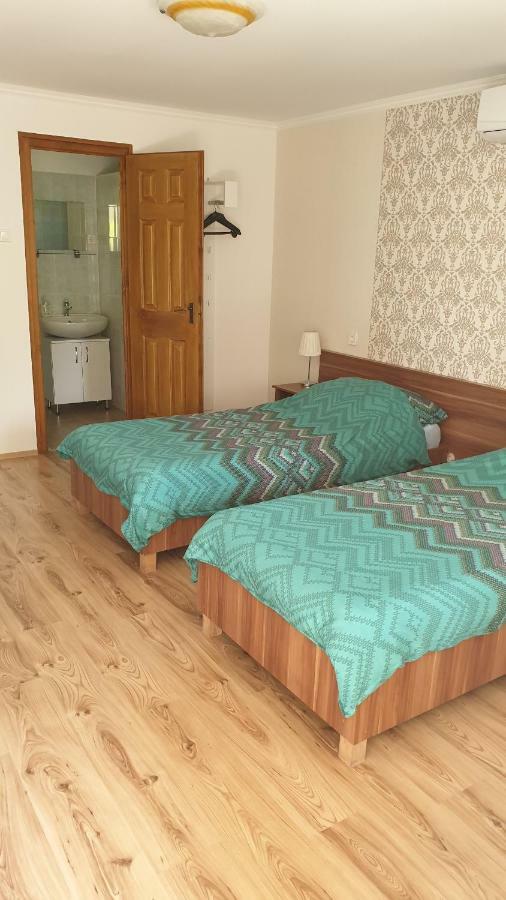 Pápa Harsfavirag Vendeghaz B&B 외부 사진